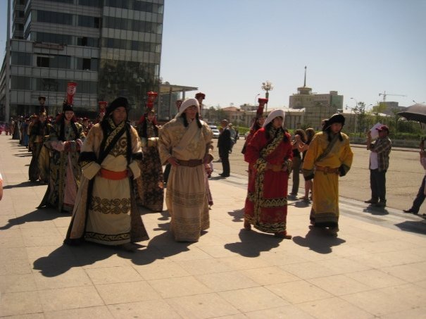mongolian-costume
