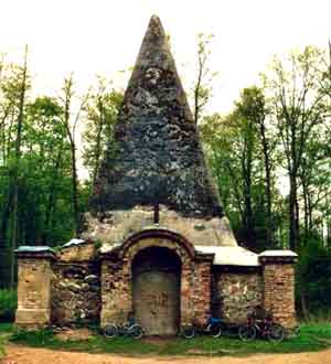 kaliningrad-pyramide